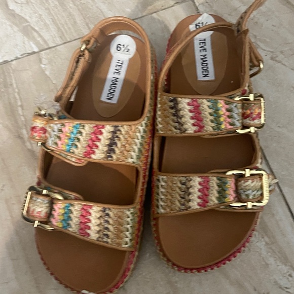 Steve Madden Multicolor Sandals with Gold Buckles - Picture 3 of 4